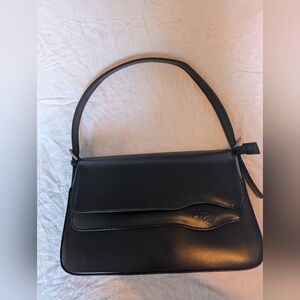2/40$ Elegant Black Faux Leather Handbag